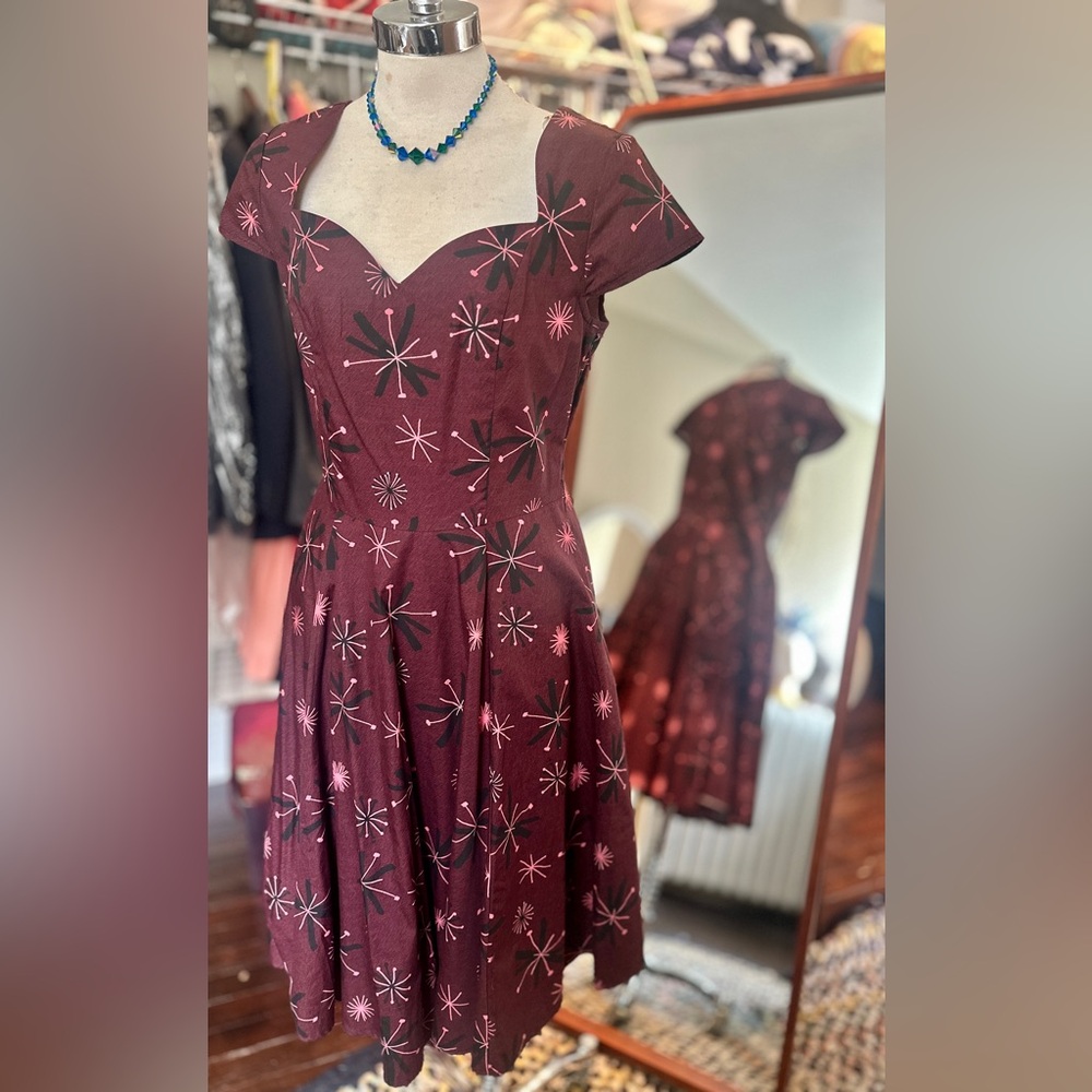 Burgundy and Hot Pink Retro Starburst pattern swing dress, size M.
